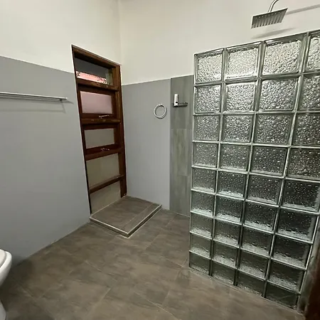 Sat Nam Village Hotel Сигирия Экстерьер фото